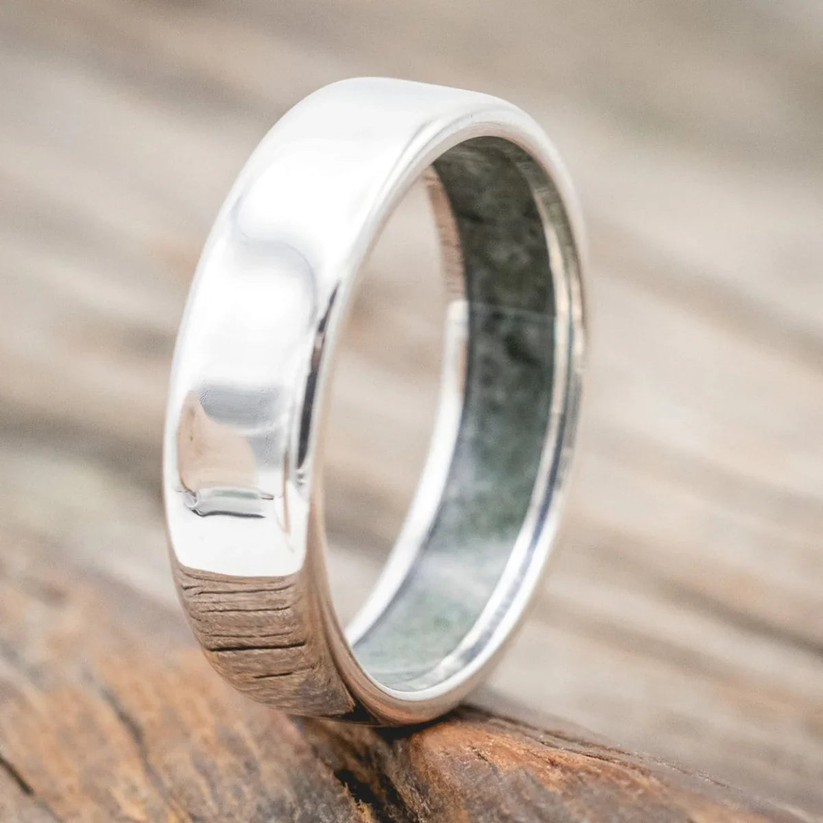 "Hyperion" - Crushed Moss Agate Lined Wedding Band - Silver (6mm) - Size 10 1/4