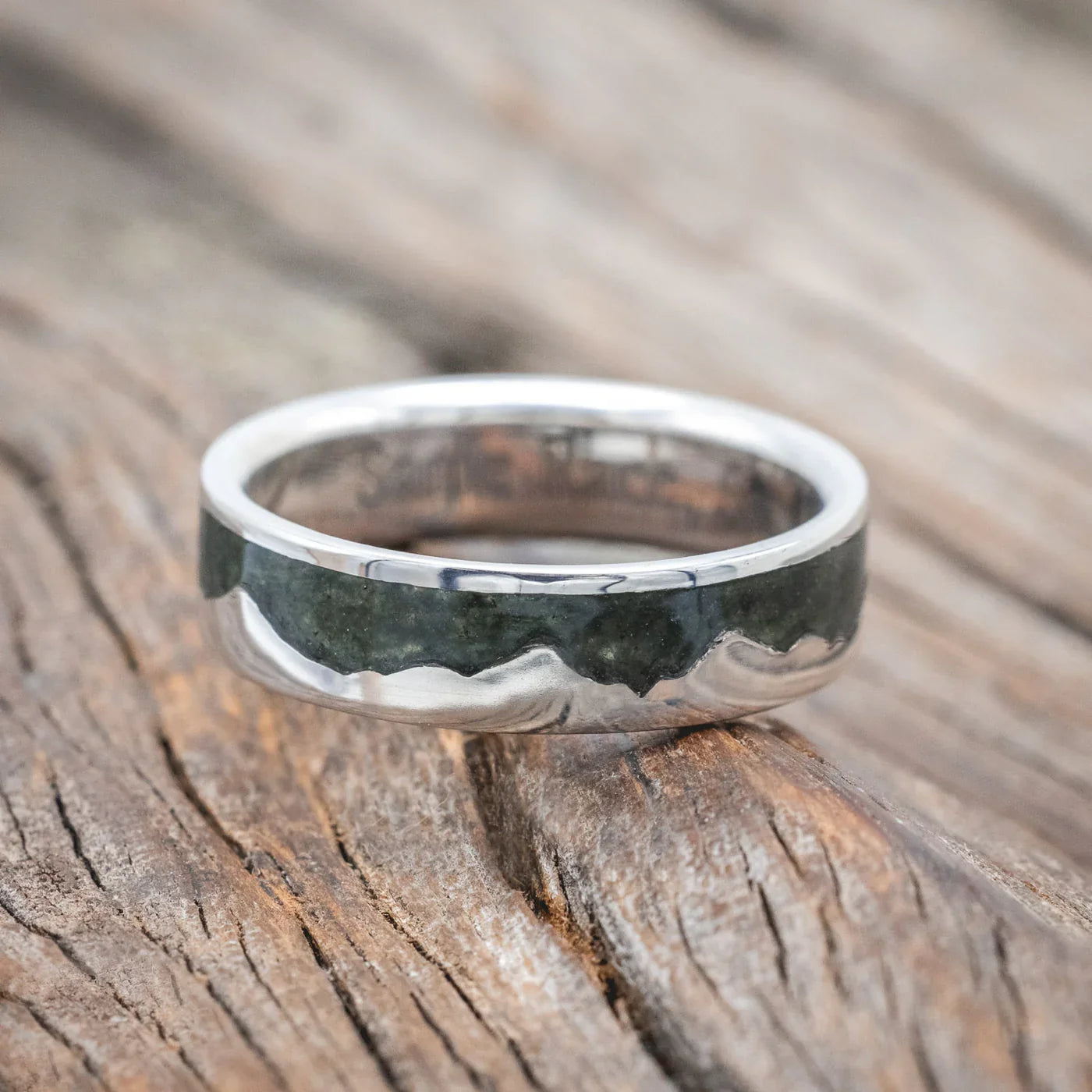 "Helios" - Crushed Moss Agate Mountain Range Wedding Band - Silver (6mm) - Size 9 1/4