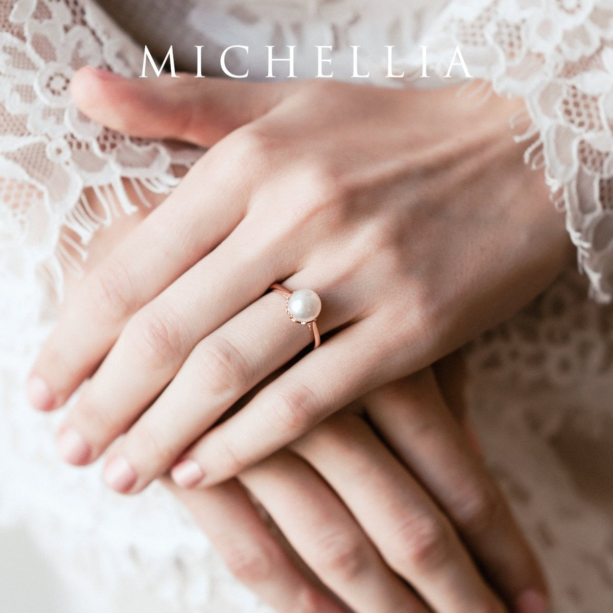 [Marguerite] Victorian Lace Solitaire Engagement Ring in Akoya Pearl