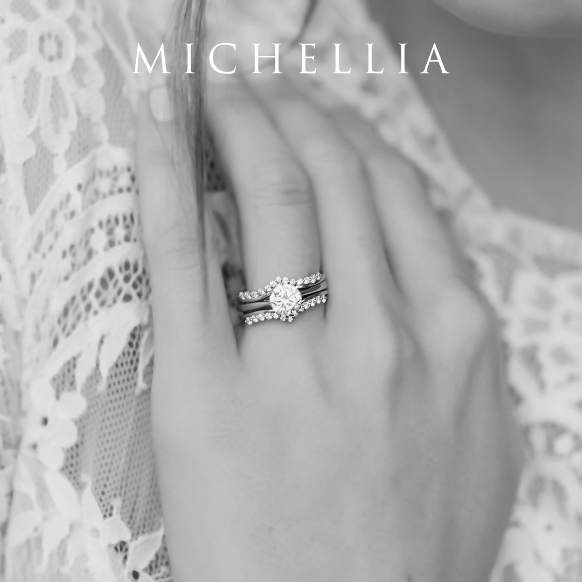 [Victoria] Classic Crown Solitaire Ring in Moonstone