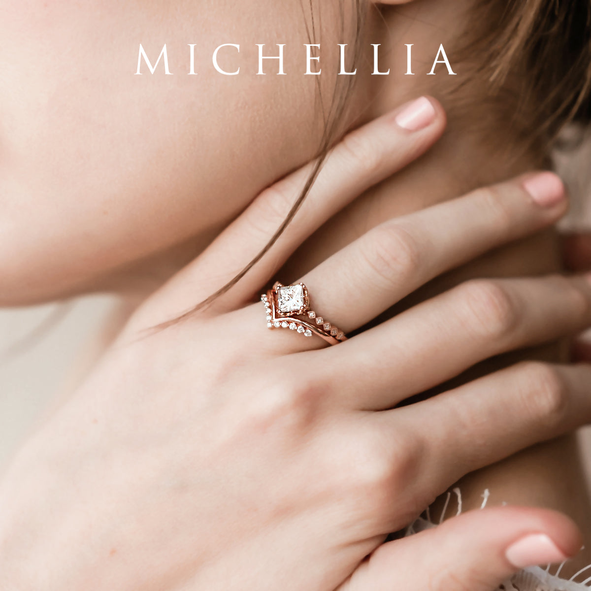 [Astoria] Fleur De Lis Square Princess Cut Engagement Ring in Diamond / Moissanite