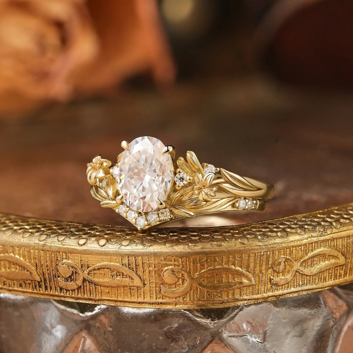 Lily Flower Inspired Oval Cut Moissanite Celine Bridal Ring Set | GemsMagic