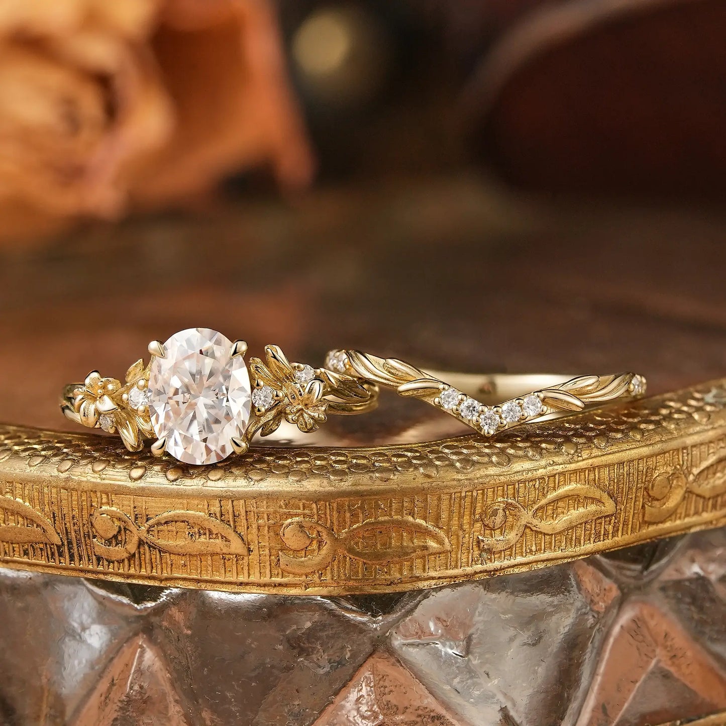 Lily Flower Inspired Oval Cut Moissanite Celine Bridal Ring Set | GemsMagic