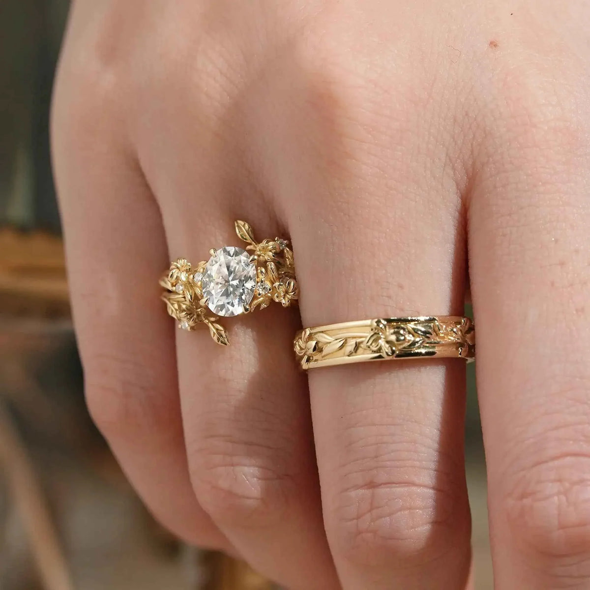 Lily Flower Inspired Moissanite Couple Wedding Ring Set - Lorielle & Lucien | GemsMagic