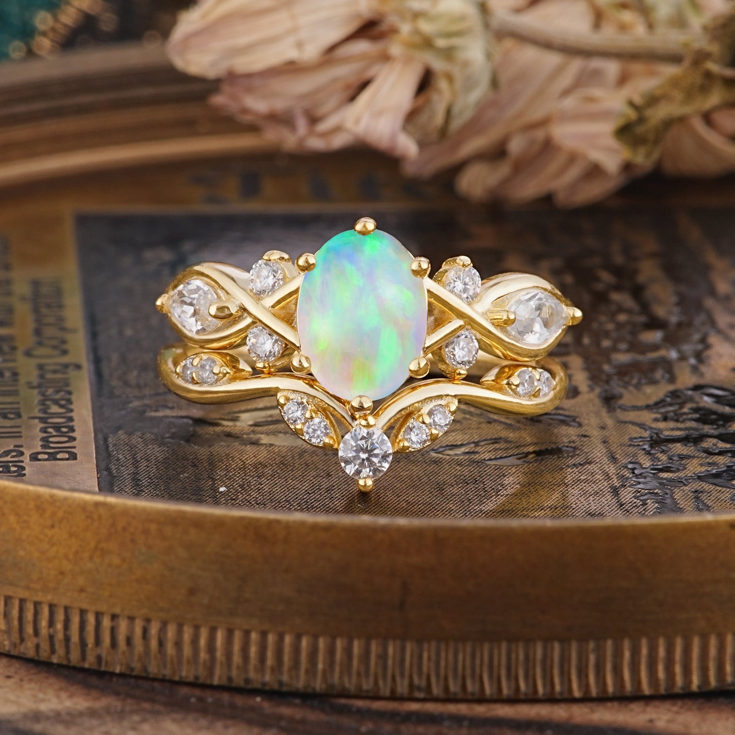 Nature-Inspired 3-Prong Oval-Cut Moissanite Bridal Ring Set with Vine Accents