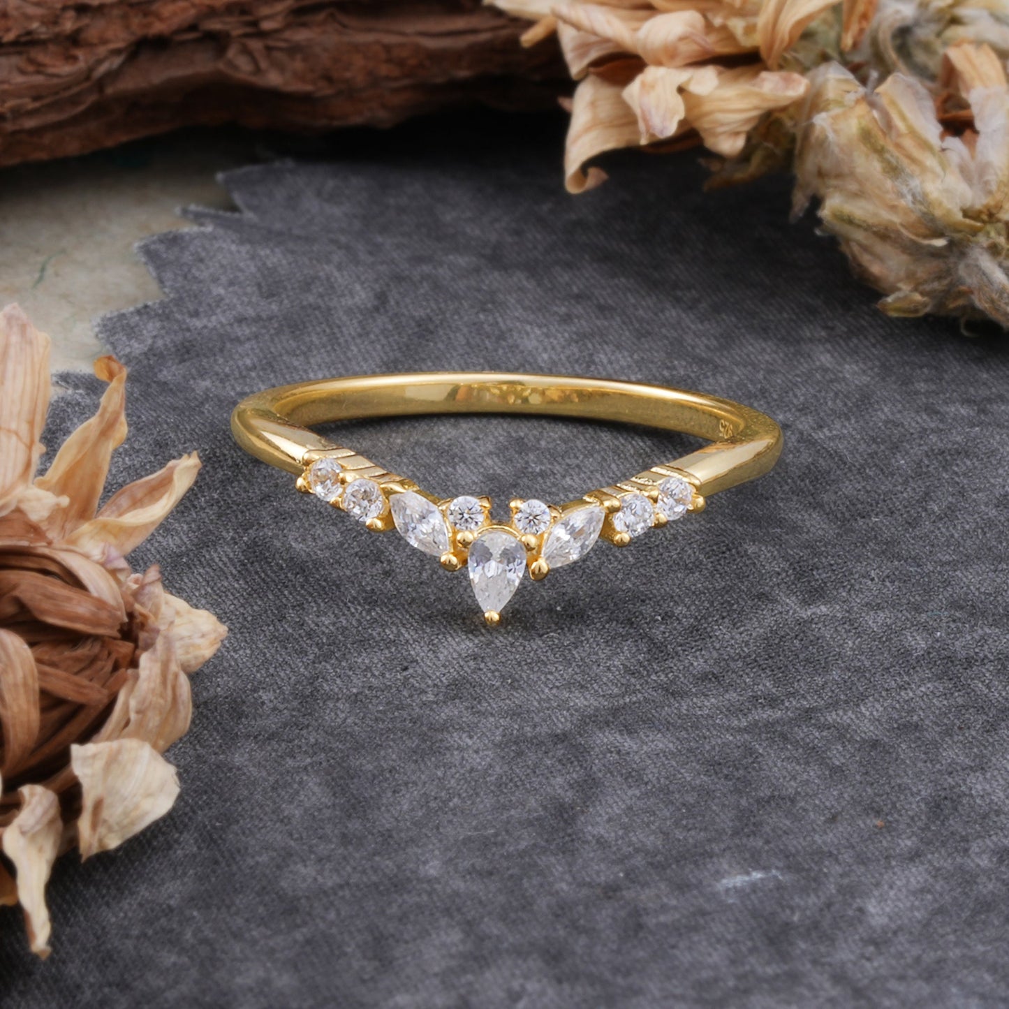 Vintage Pear Cut Moissanite Curved Wedding Ring for Women
