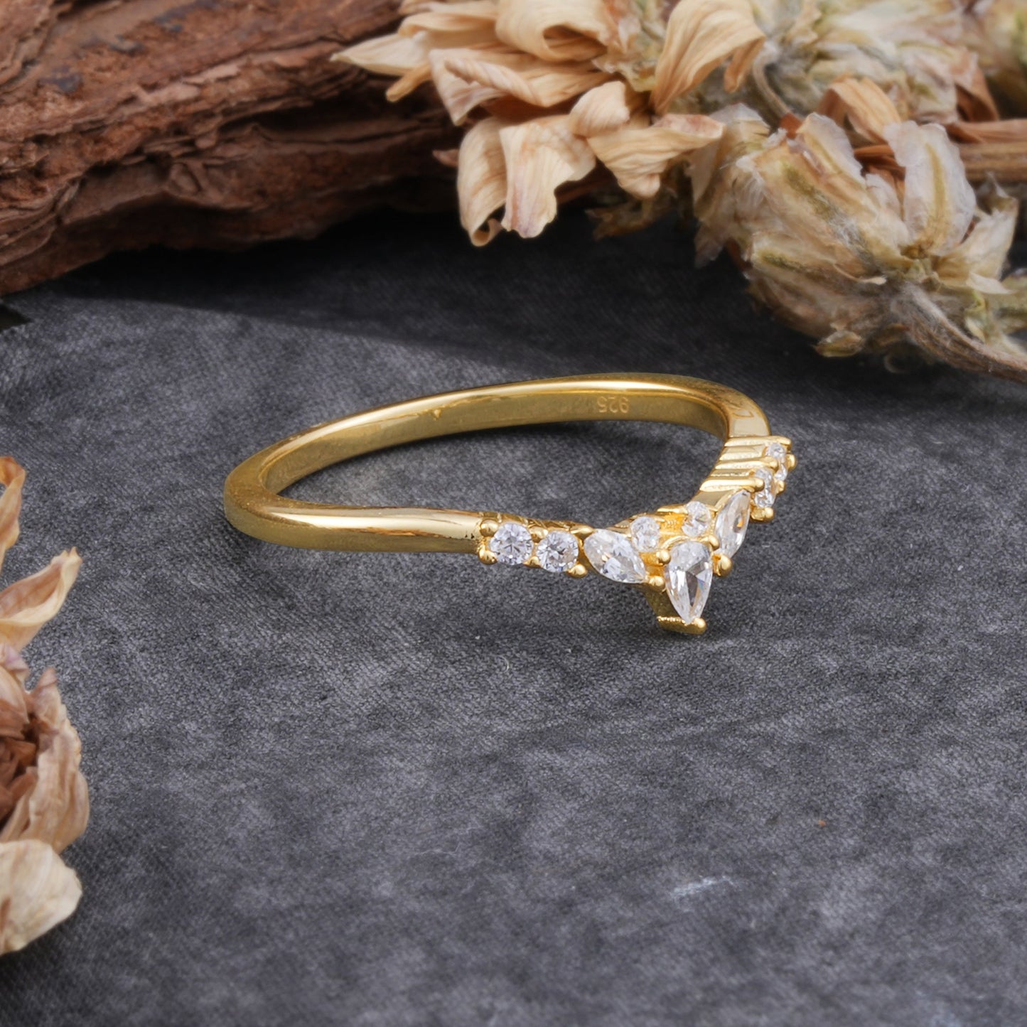 Vintage Pear Cut Moissanite Curved Wedding Ring for Women