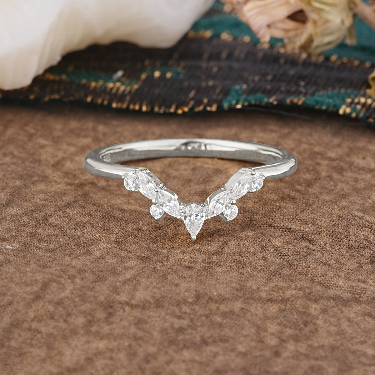 Pear Cut Moissanite Curved Wedding Ring for Women