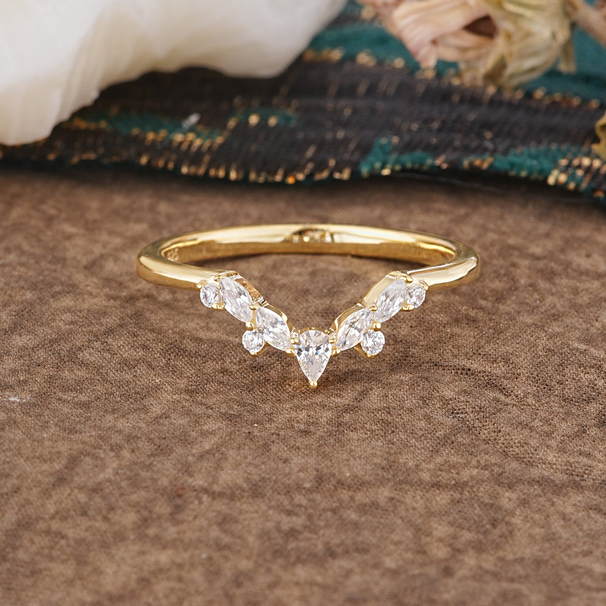 Pear Cut Moissanite Curved Wedding Ring for Women