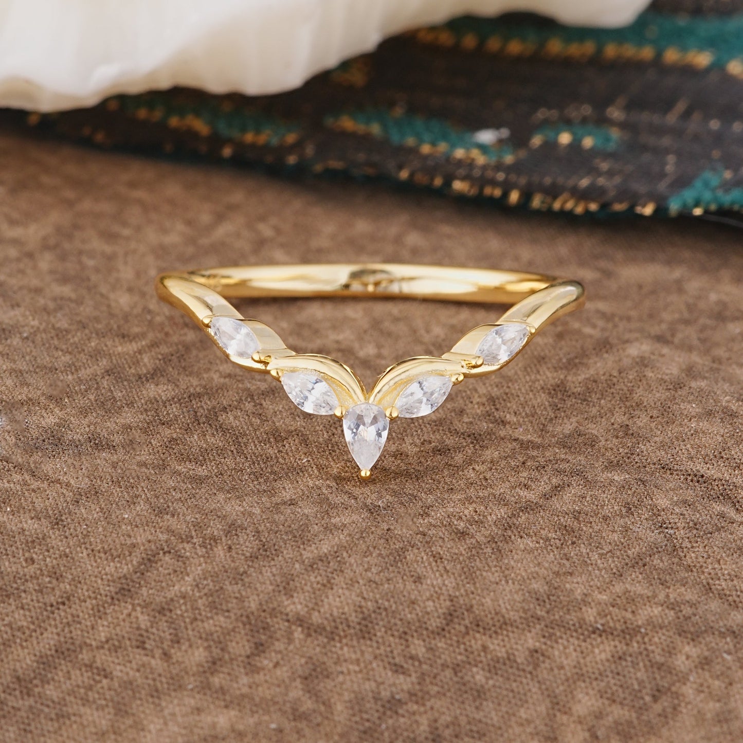 Simple Pear Cut Moissanite Curved Wedding Ring