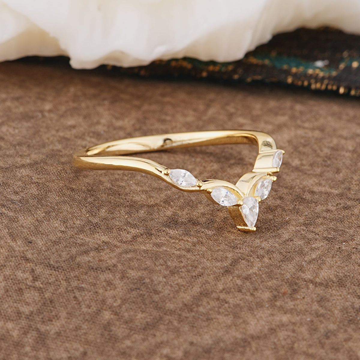 Simple Pear Cut Moissanite Curved Wedding Ring