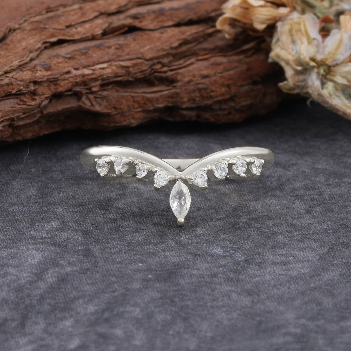 Luxurious Marquise Cut Moissanite Curved Wedding Ring