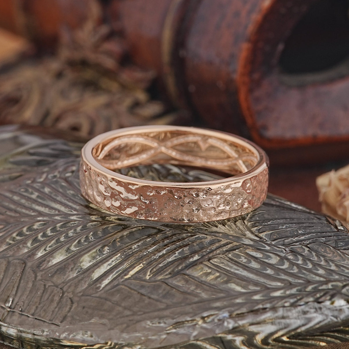 Hammered Inner Infinity Engraved Men' Wedding Band