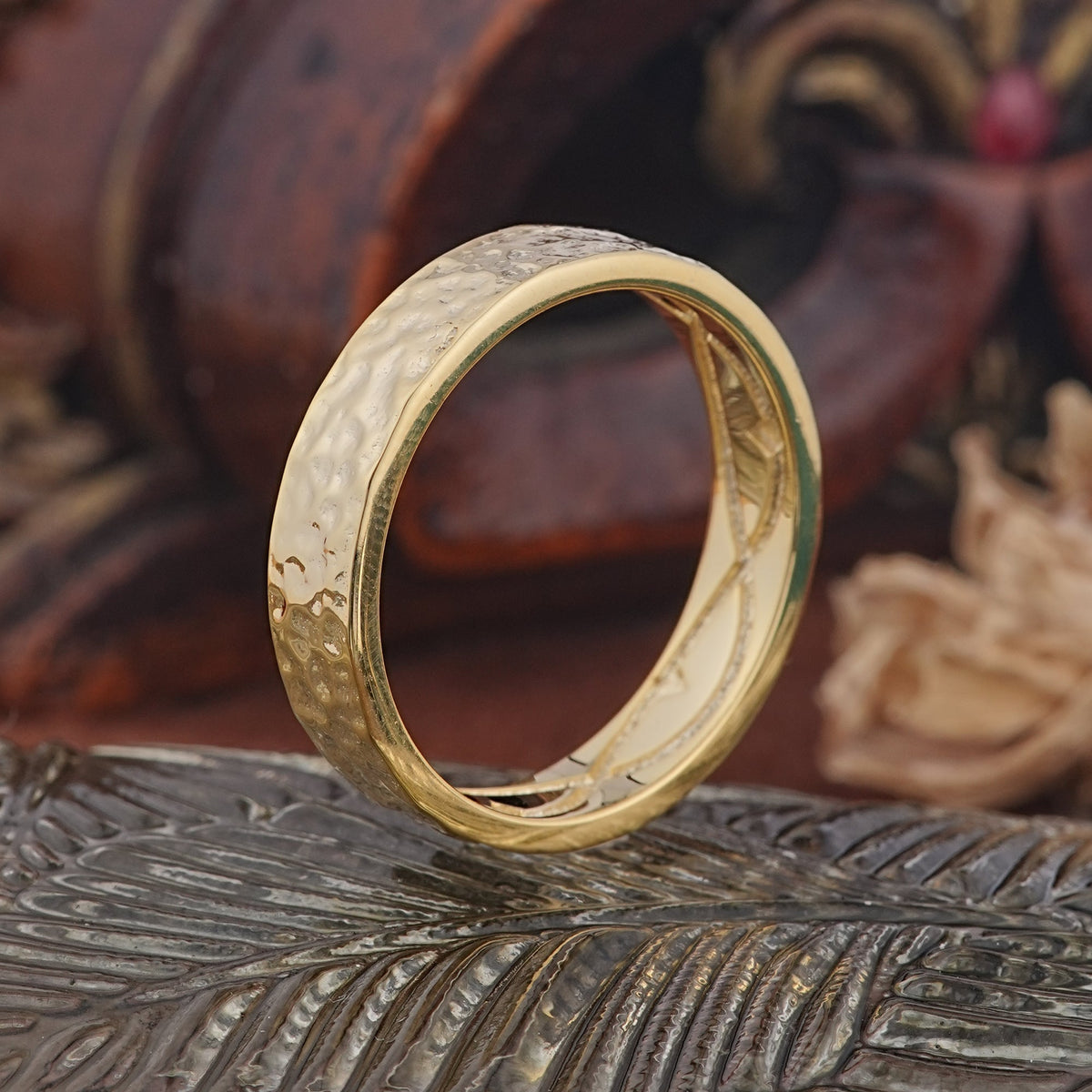 Hammered Inner Infinity Engraved Men' Wedding Band