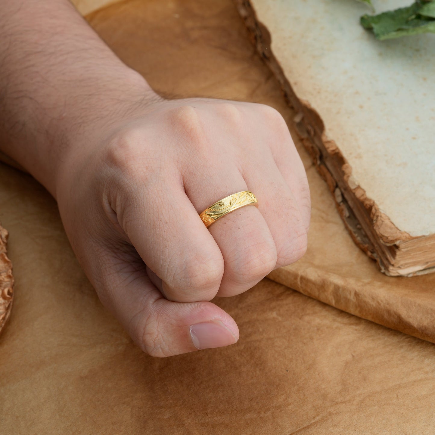Vintage Vine Engraved Men's Wedding Band