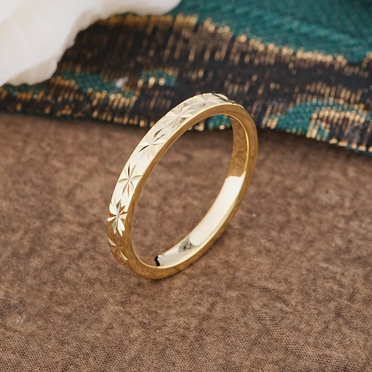 Nature Inspired Vintage Vine Men's Wedding Band for Him