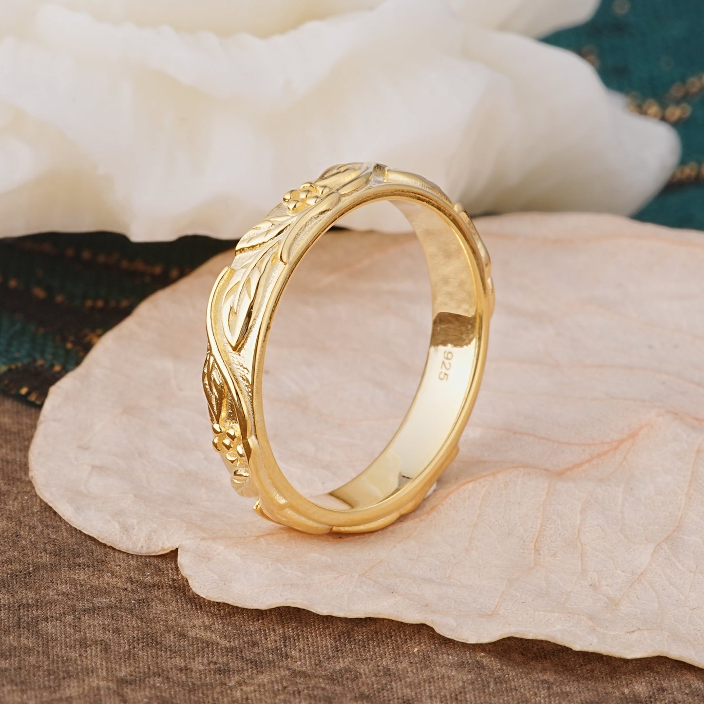 Vintage Starburst Engraved Men Wedding Band Plain Band for Him