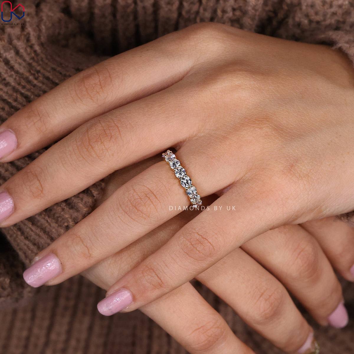Diamond Eternity band In Yellow Gold