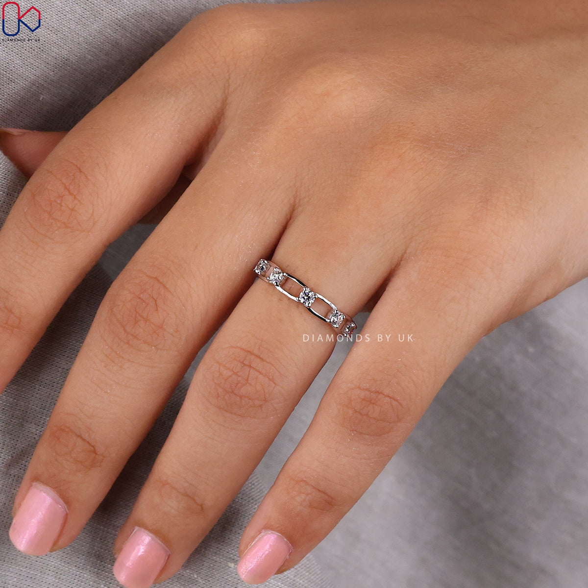 Chain Link Round Diamond Wedding Band