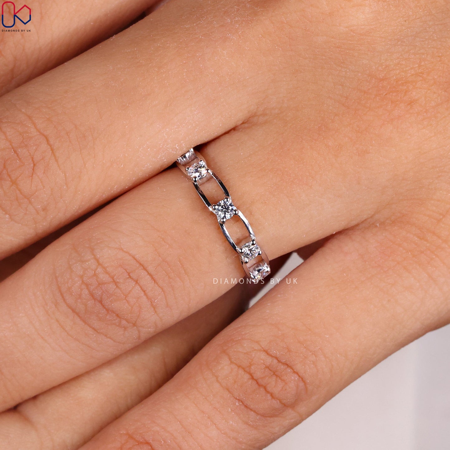 Chain Link Round Diamond Wedding Band