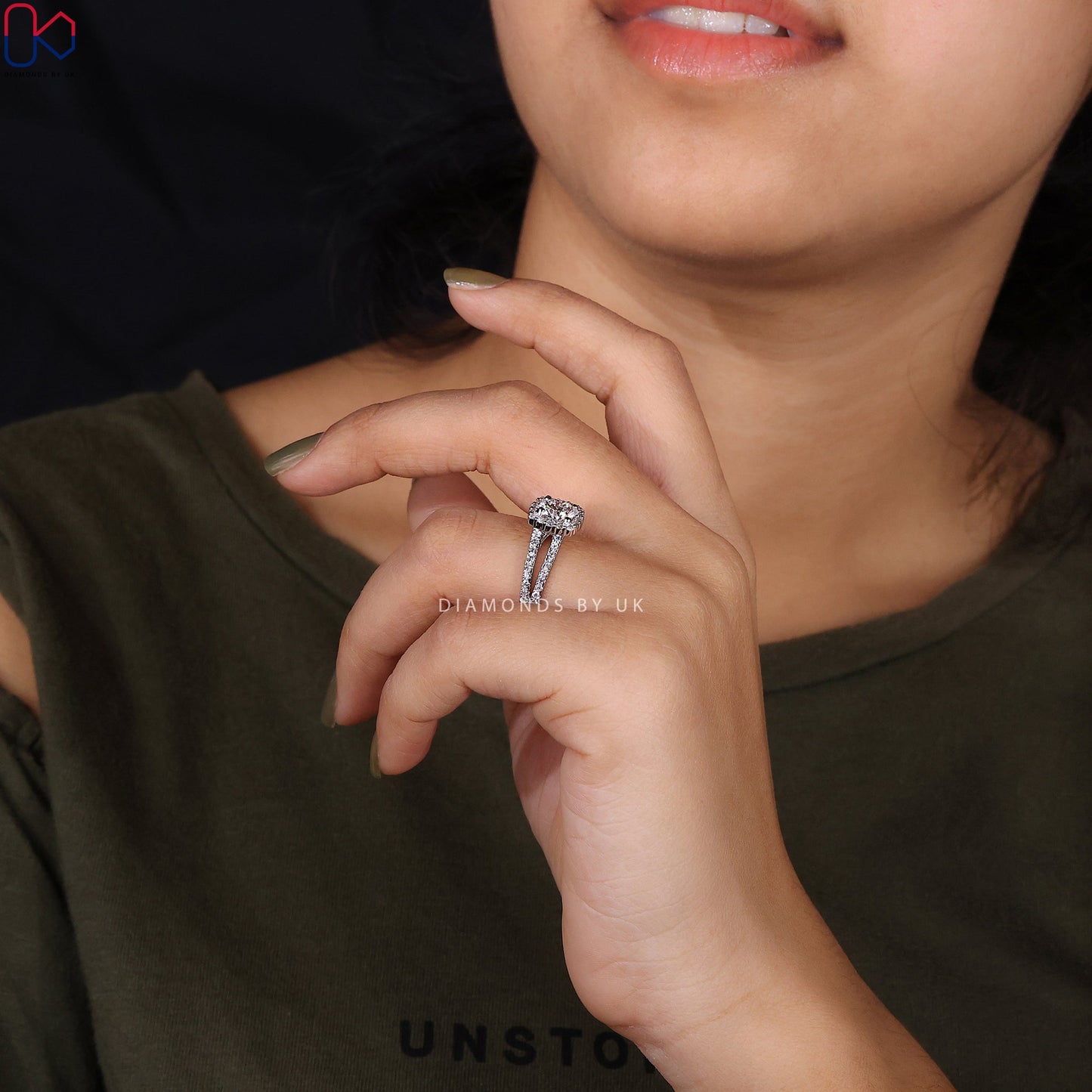 Round Diamond Engagement Ring With Halo Setting