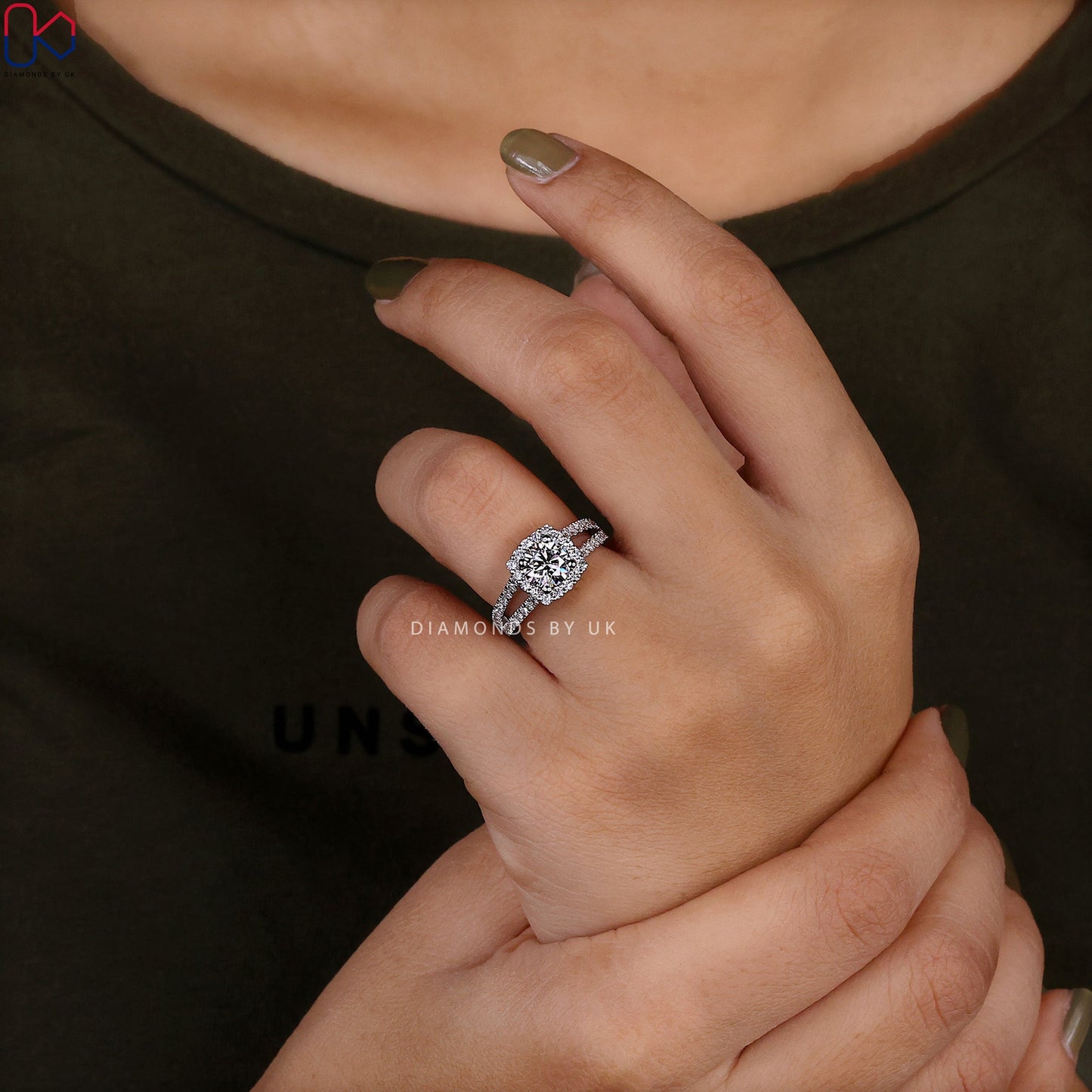 Round Diamond Engagement Ring With Halo Setting