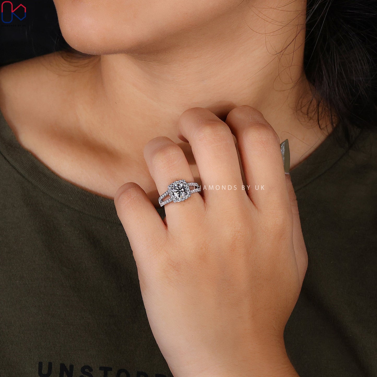 Round Diamond Engagement Ring With Halo Setting