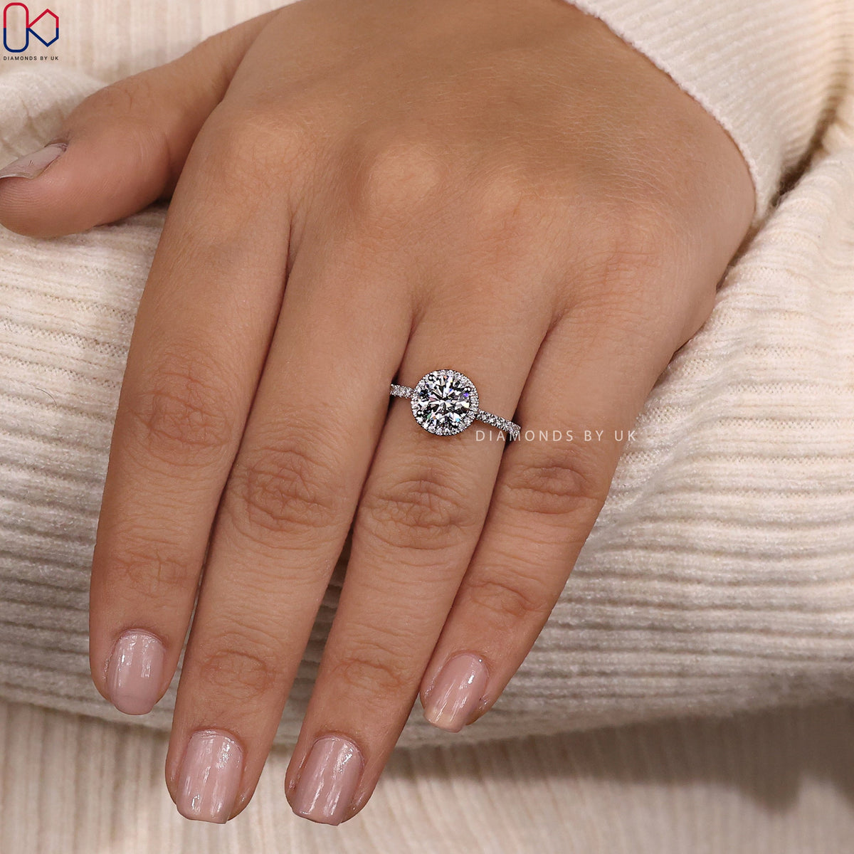 Round Diamond White Gold Engagement Ring