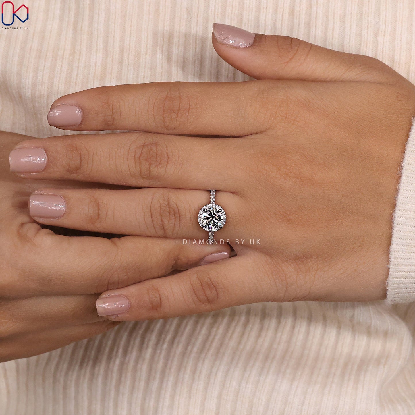 Round Diamond White Gold Engagement Ring