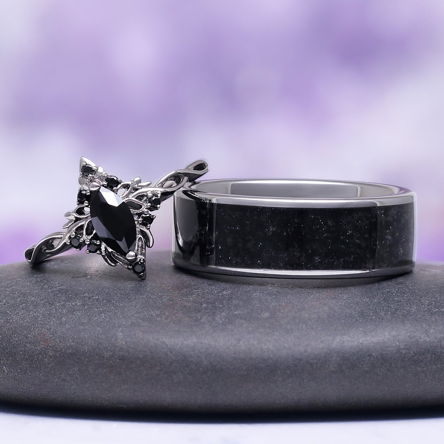 Black Onyx Mens Wedding Band in Tungsten Carbide (8mm)