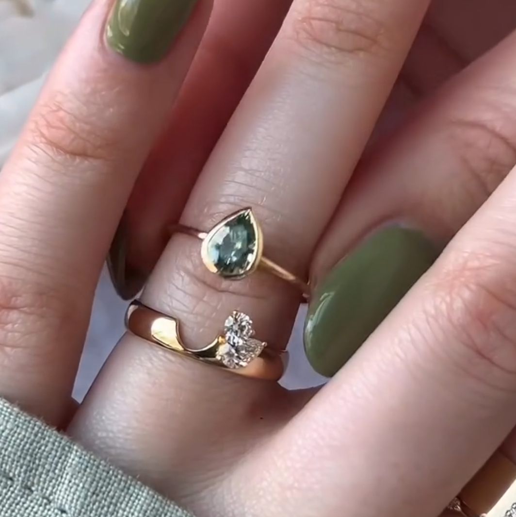 Unique Bezel Set Pear Cut Green Sapphire Ring Set In Sterling Silver