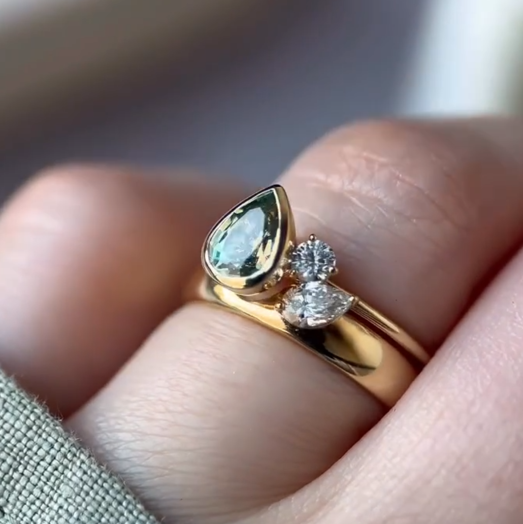 Unique Bezel Set Pear Cut Green Sapphire Ring Set In Sterling Silver