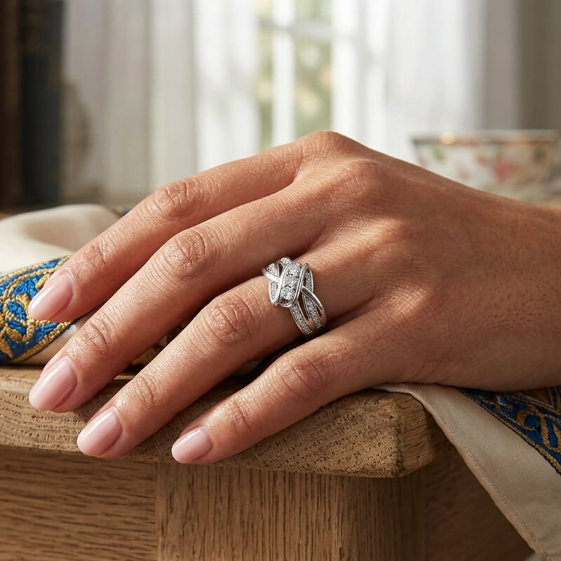 Swirl Interlocking Criss-Cross Moissanite Wedding Band Ring