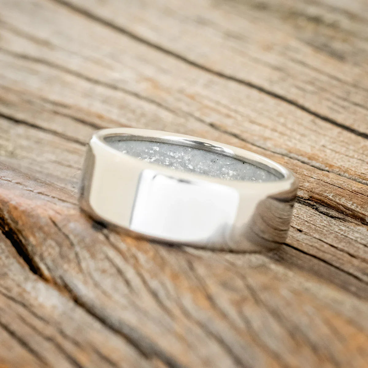 "Hyperion" - Diamond Dust Lined Wedding Band - Titanium (8mm) - Size 6 3/4
