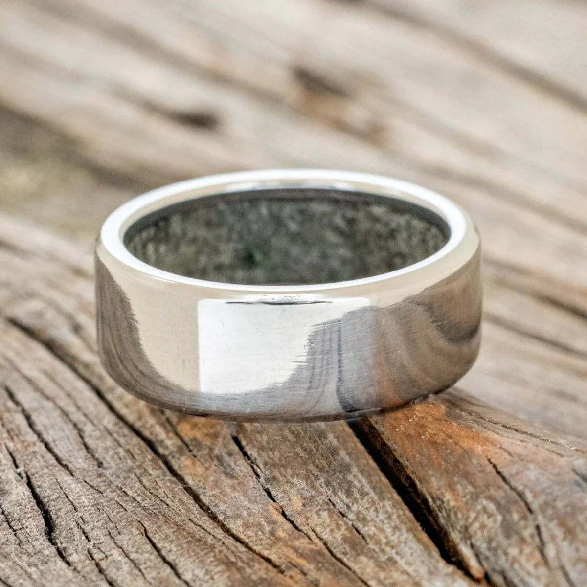 "Hyperion" - Crushed Moss Agate Lined Wedding Band - Titanium (8mm) - Size 9 1/4