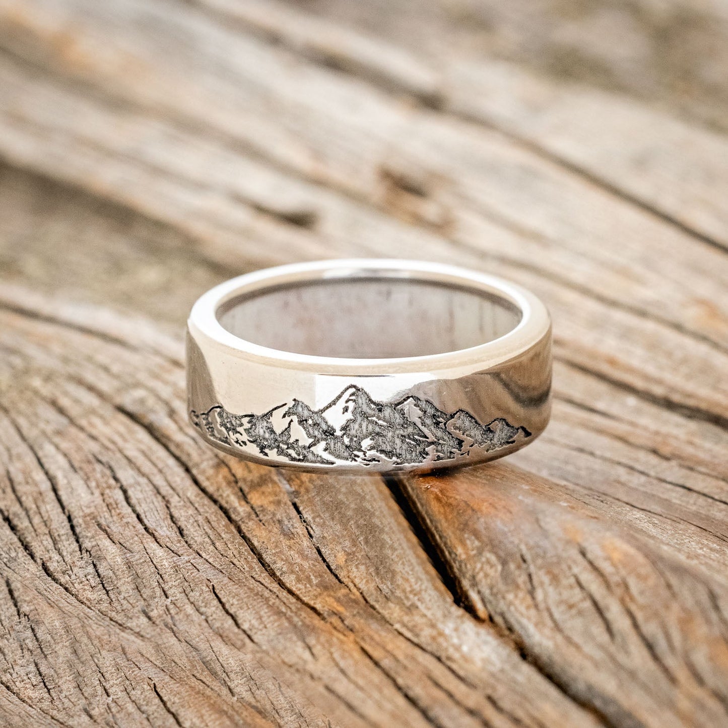 "Horizon" - Antler Lined Wedding Band - Titanium (8mm) - Size 7 3/4