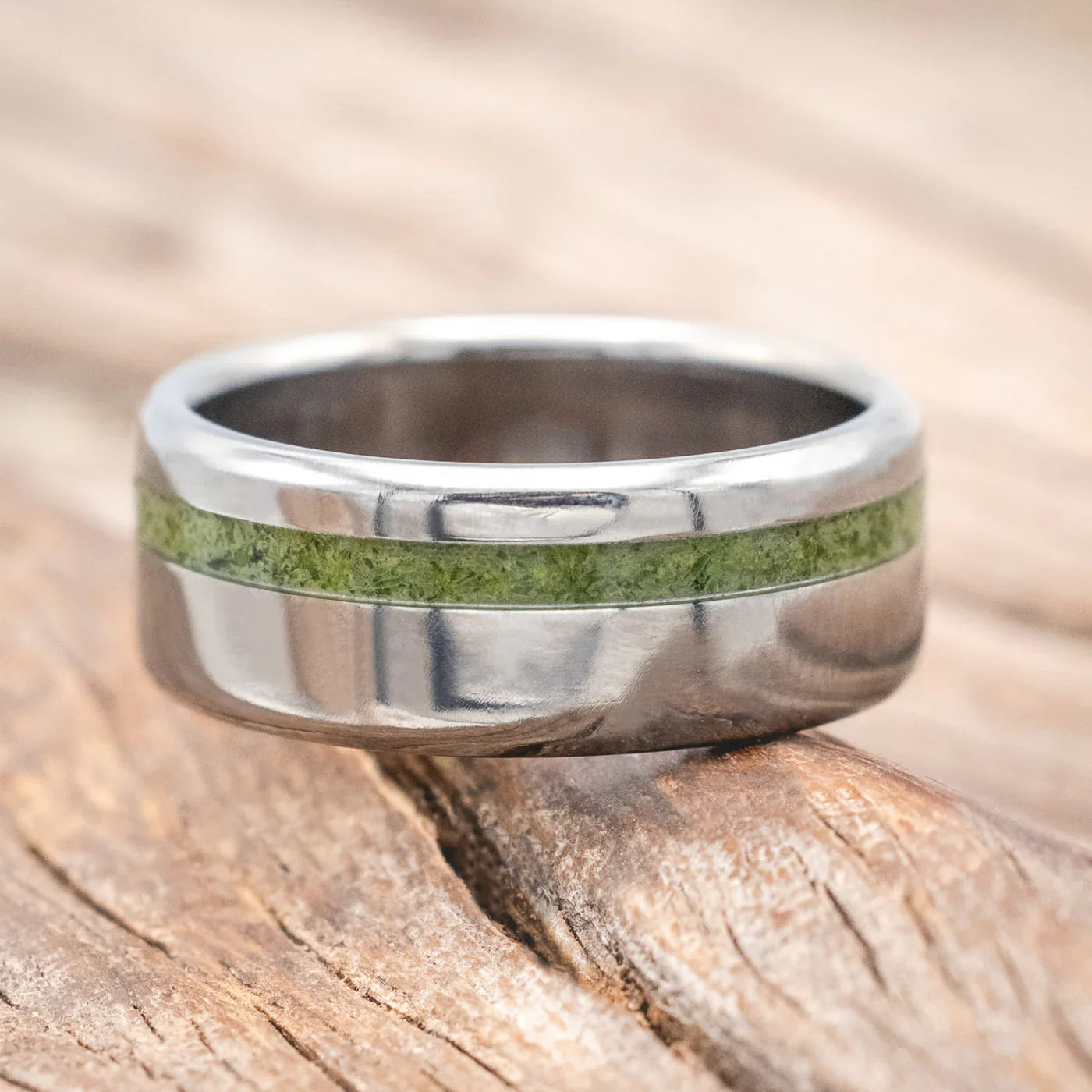 "Vertigo" - Wedding Band With Natural Moss Inlay - Titanium (8mm) - Size7 1/2