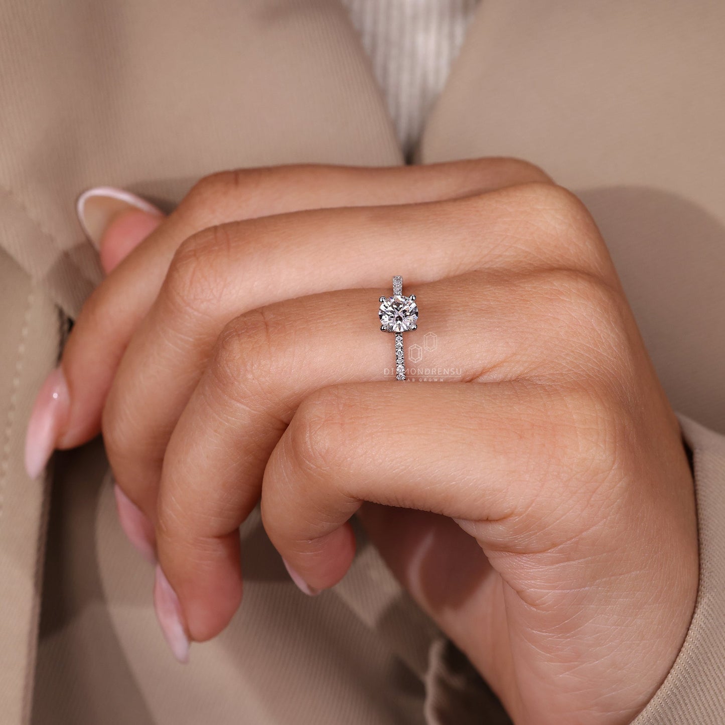 Round Diamond Ring with Round Cut Pave Band