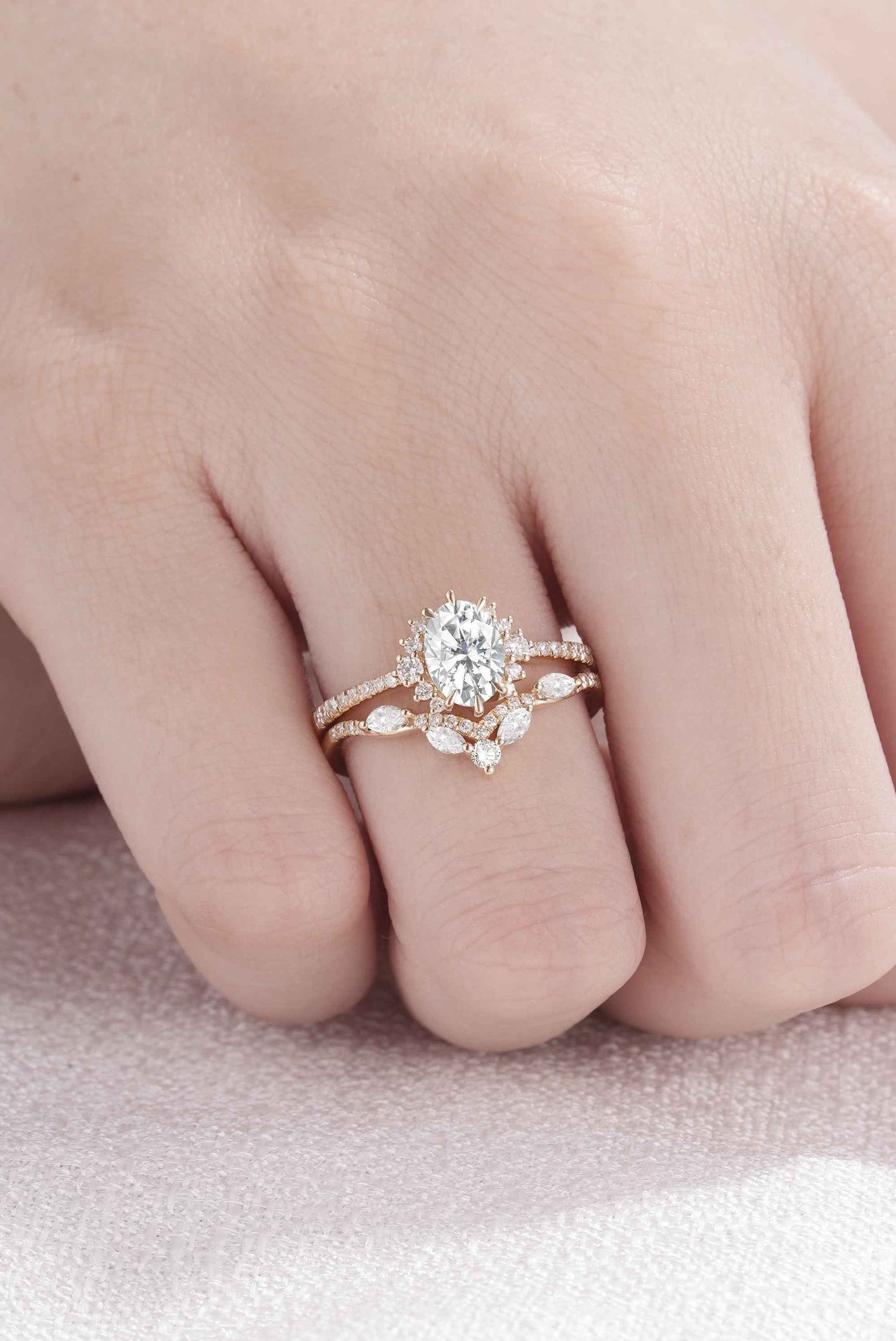 Unique Oval Cut Moissanite Half Enternity Ring Set 2pcs
