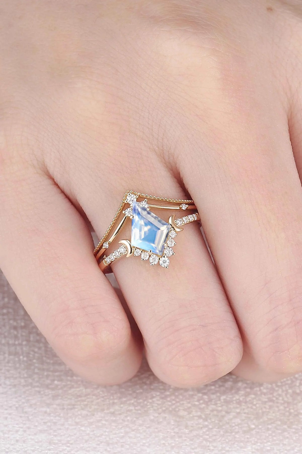 Unique kite Cut Moonstone Moon Gemstone Ring Set 2pcs