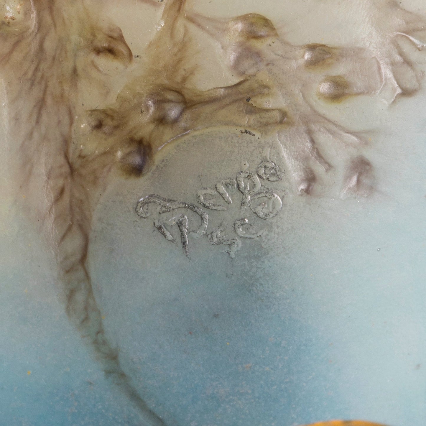 Amalric Walter and Henri Bergé "Buccin" Pâte de verre vide poche