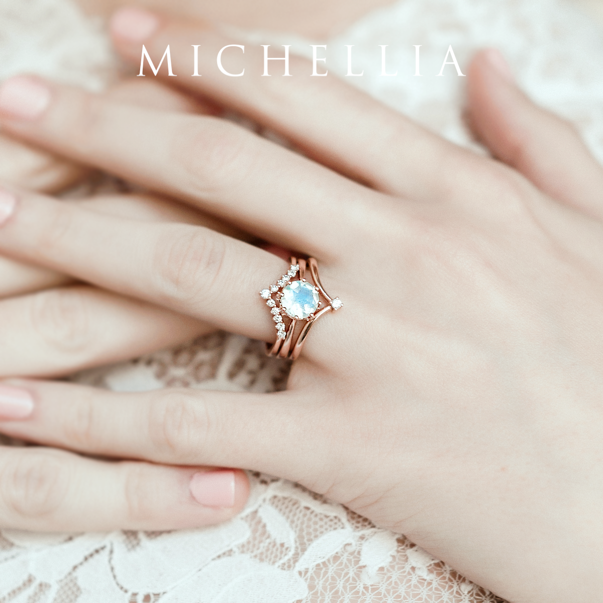[Cassandra] Vintage Crown Solitaire Ring in Opal