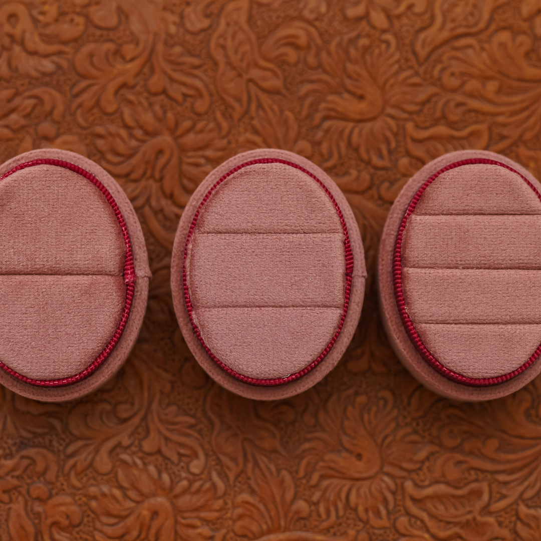 Velvet Oval Ring Box