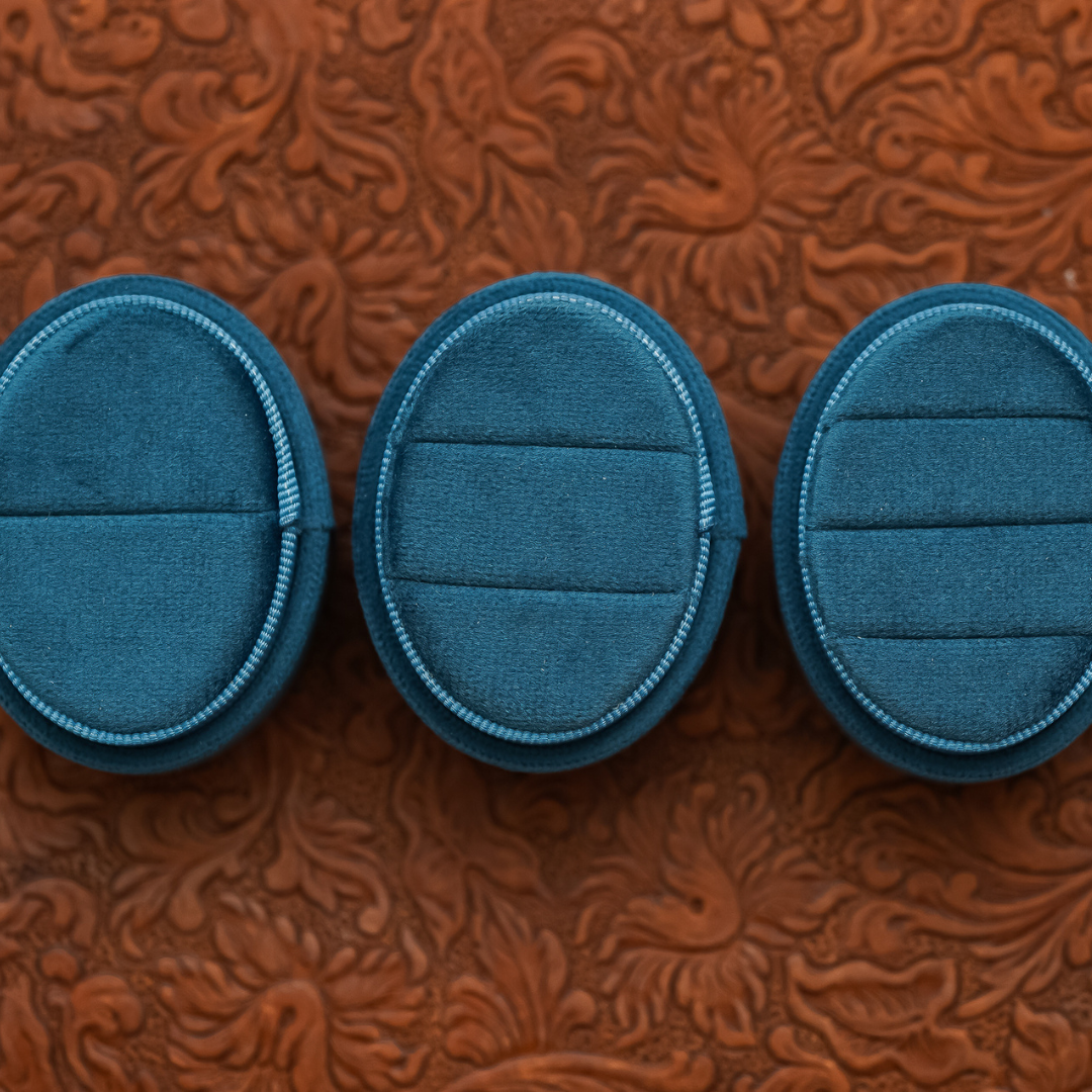 Velvet Oval Ring Box