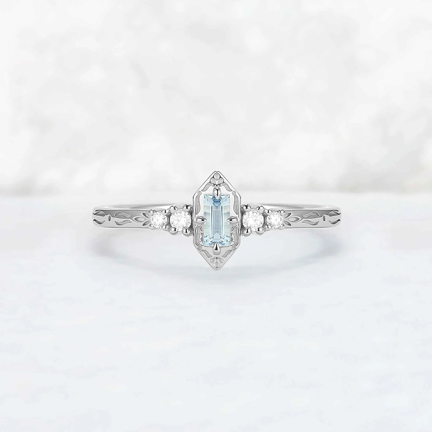 Vintige Baguette Cut Aquamarine Straight Wedding Ring
