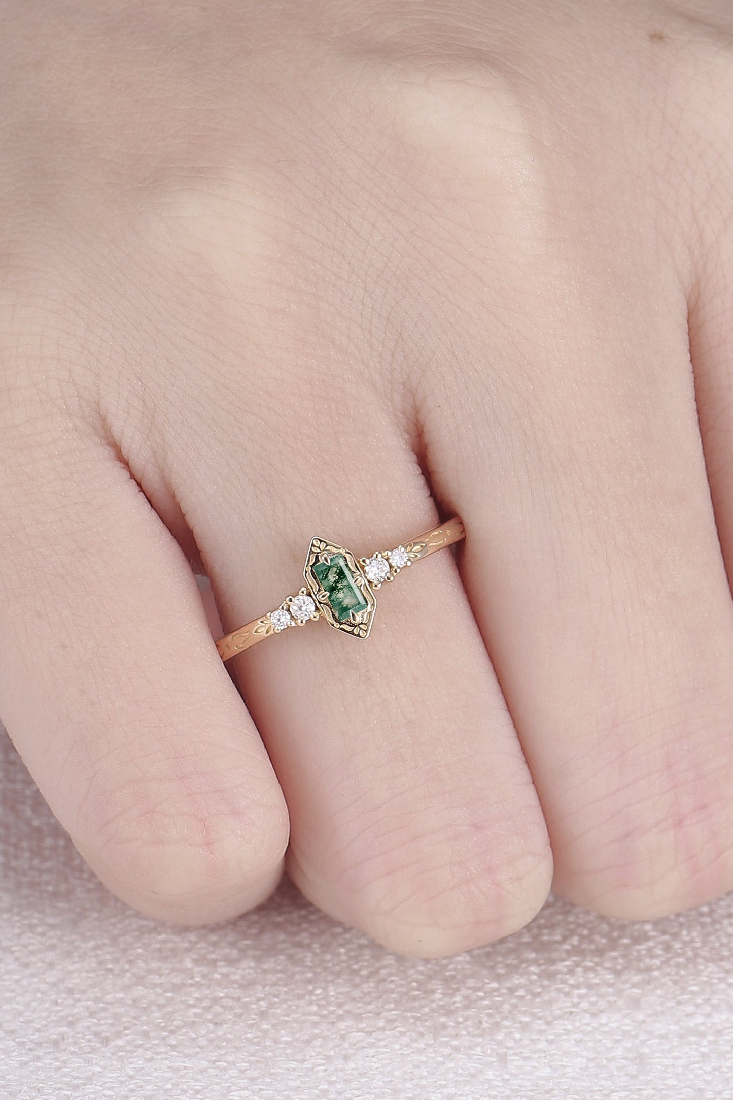 Vintige Baguette Cut Moss Agate Straight Wedding Ring