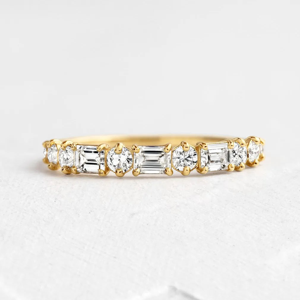 Gorgeous 925 Sterling Silver Emerald Cut & Round Cut Wedding Ring