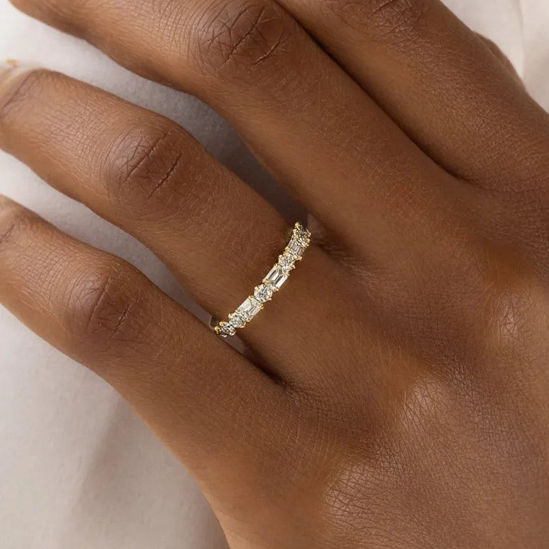 Gorgeous 925 Sterling Silver Emerald Cut & Round Cut Wedding Ring