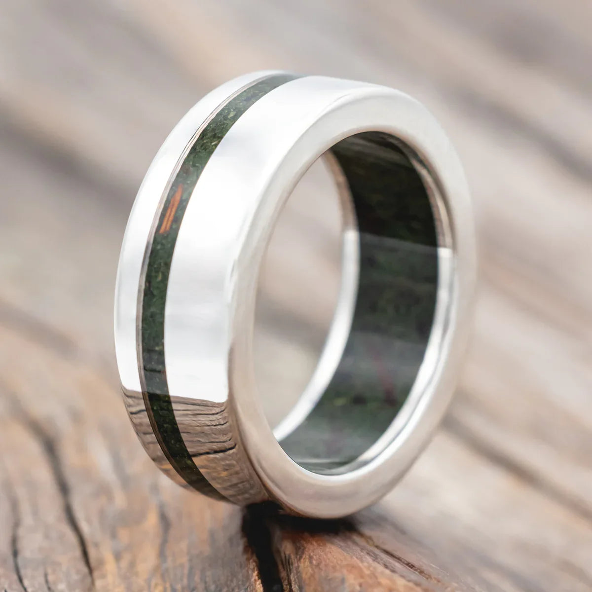 "Vertigo" - Moss Inlay & Lining Wedding Ring - Silver (8mm) - Size 8