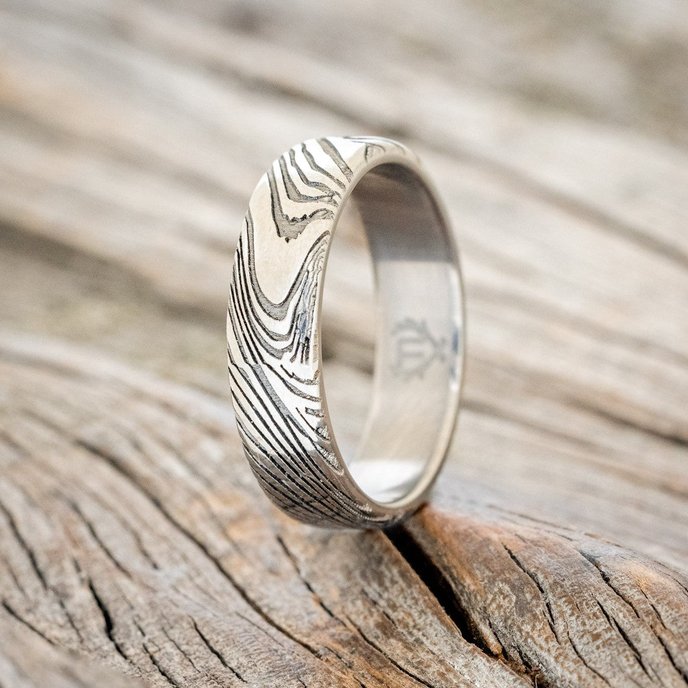 Woodgrain Pattern Wedding Band - Titanium (6mm) - Size 12